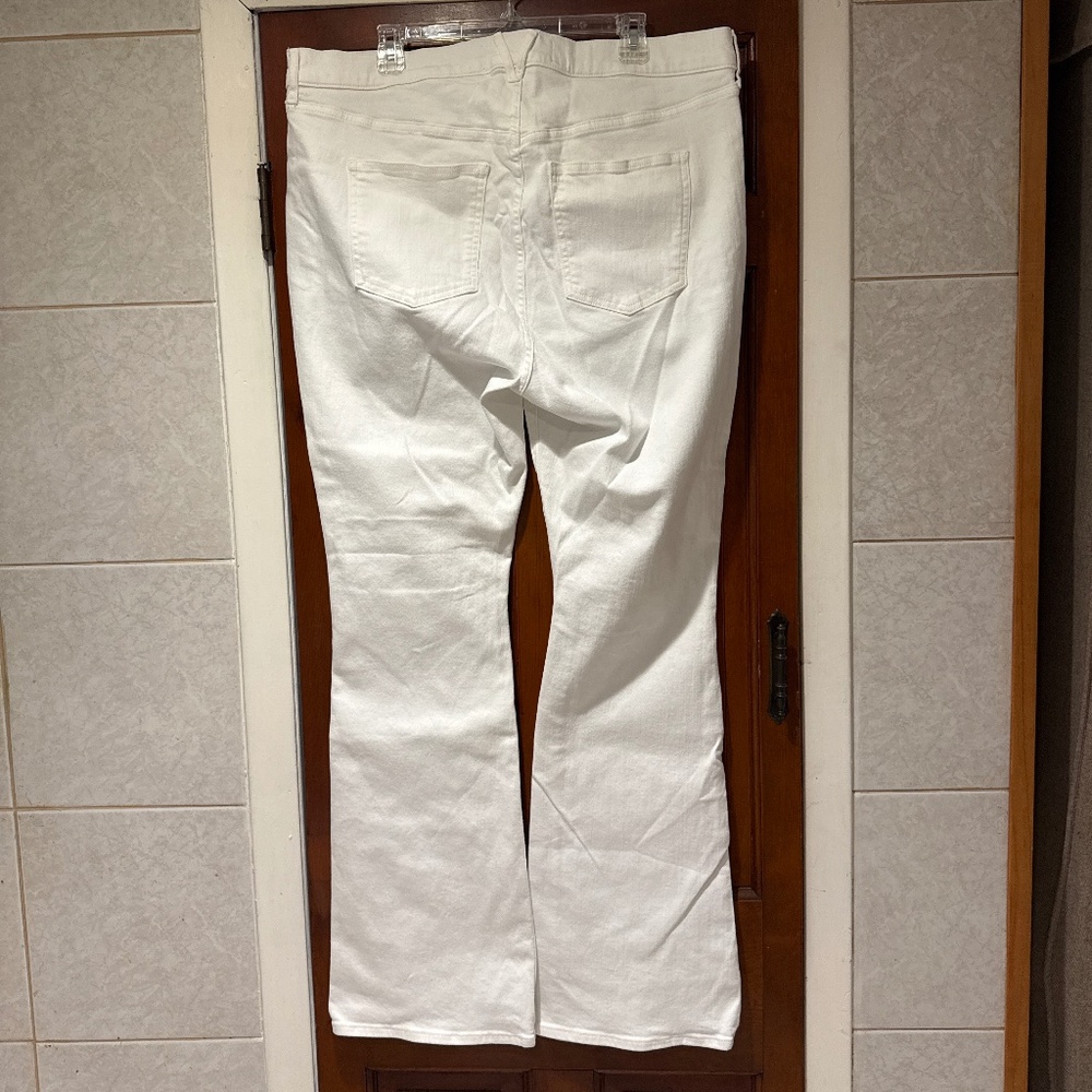 Veronica Beard Beverly High-Rise Skinny Flare Jeans - Picture 6 of 6